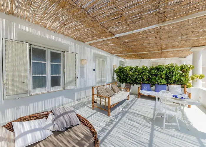 Konukevi La Pergola 4*